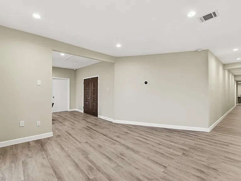 3911 Fulton St — Photo 28