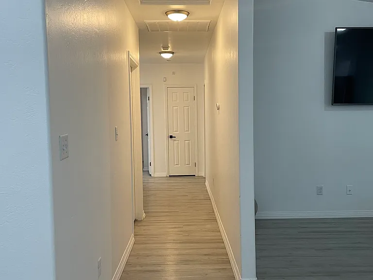 713 Salazar Ave — Photo 5