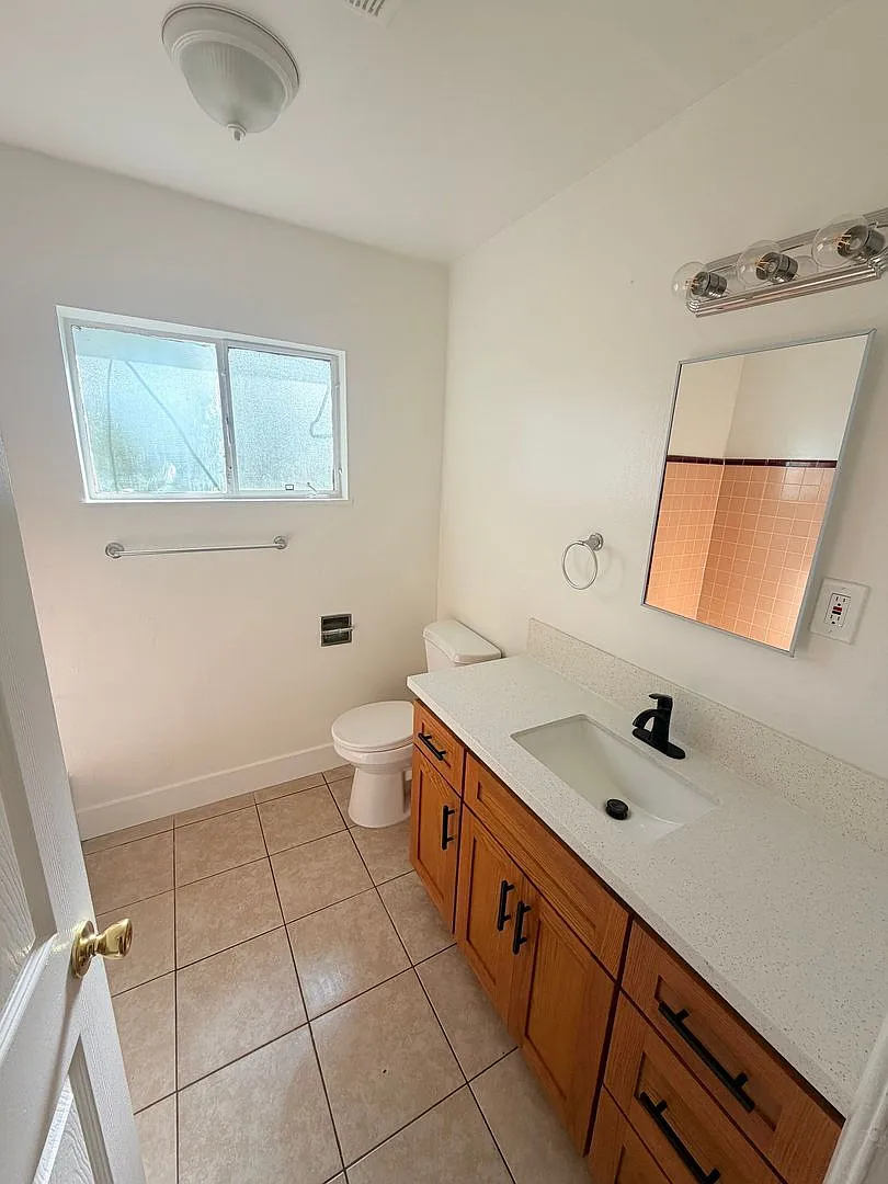 1917 Pine Ave. # 1-9 — Photo 2