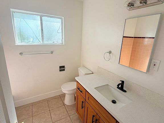 2nd image of 1917 Pine Ave #1-9