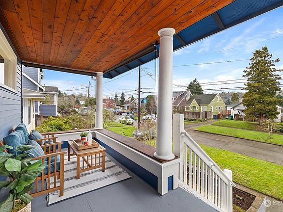 2nd image of 4416 Cascadia Avenue S