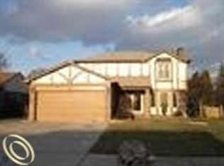47172 Meadowbrook Dr, Macomb, MI 48044