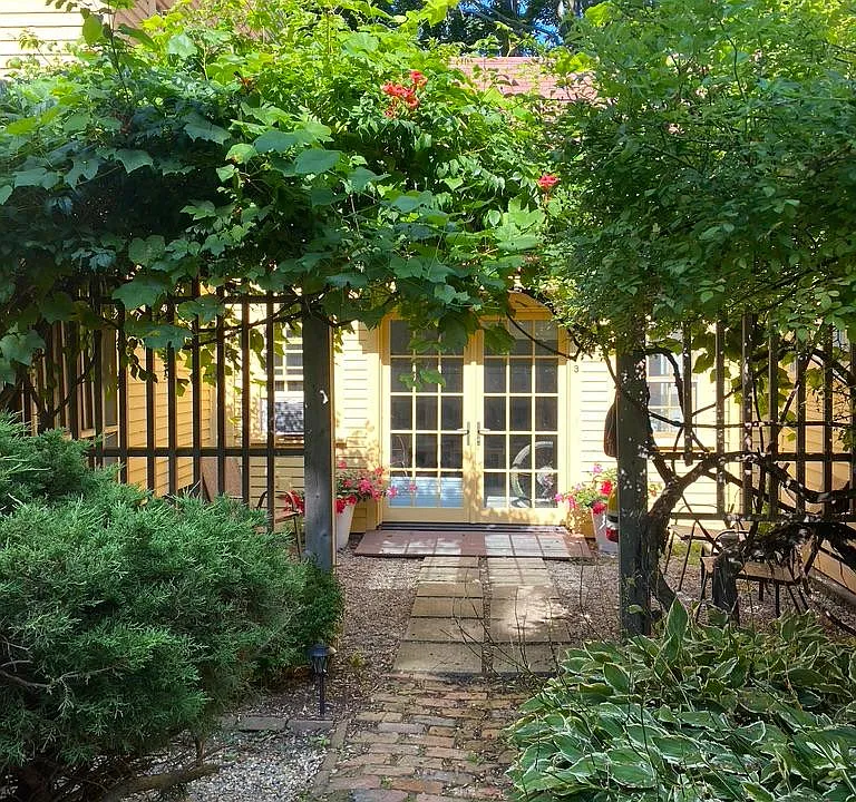 28 Blossom St #3