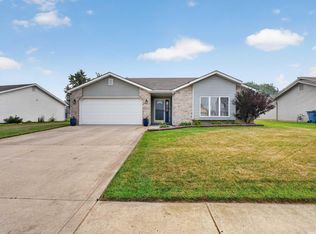 15822 Grand Willow Blvd, Huntertown, IN 46748