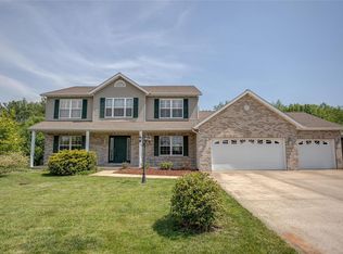 4936 Autumn Oaks Dr, Maryville, IL 62062