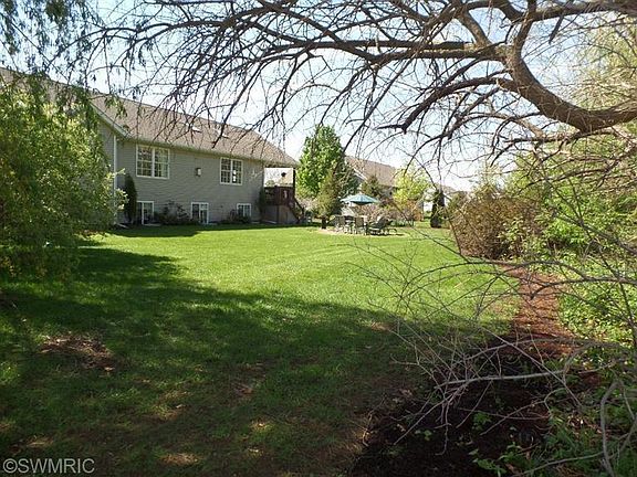 3rd image of 51959 Chardonnay St