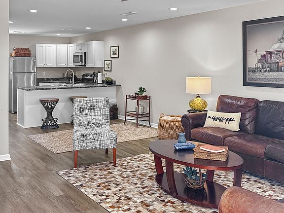 3rd image of 190 Heather Hills Trl #5