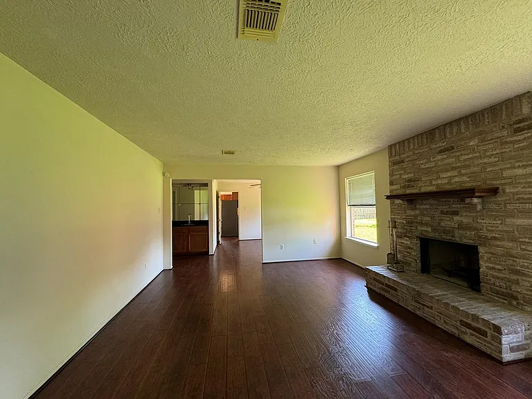 5614 Country Green St — Photo 8