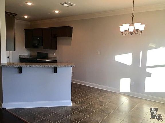 4th image of 202 Carriage Way