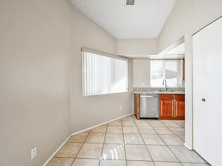 7725 E Rovey Ave — Photo 7