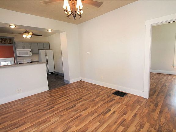 5th image of 903 S 21st St