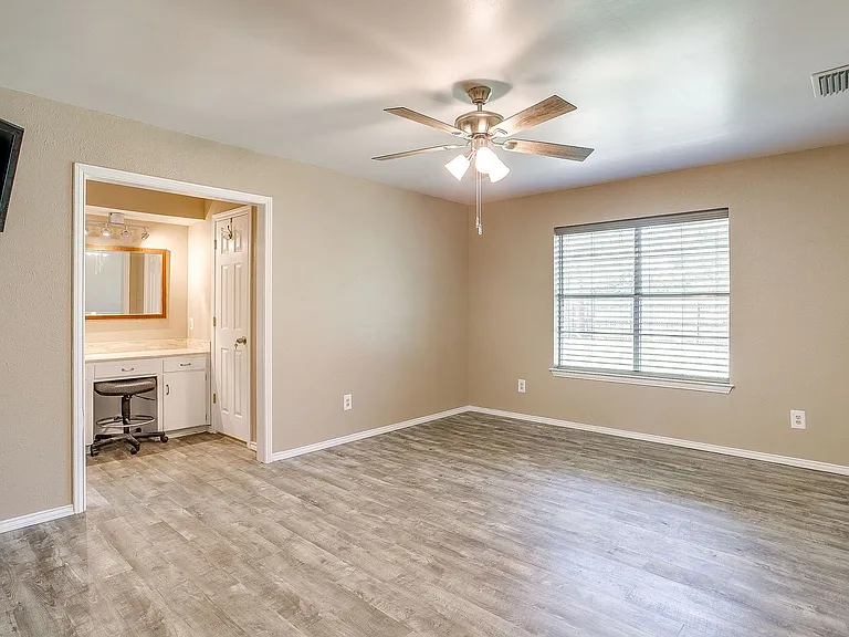 2400 Westpark Way Cir — Photo 11