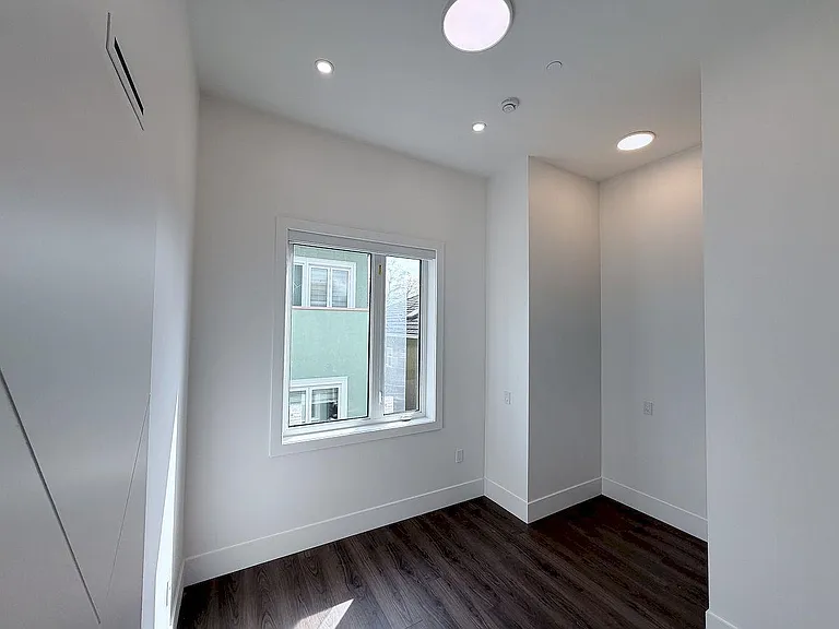 10XX E 62nd Ave — Photo 21