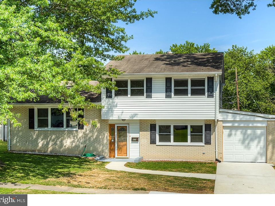1st image of 409 Radcliffe Dr
