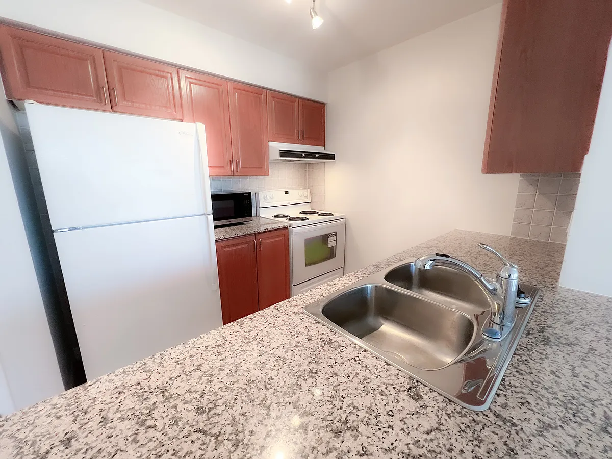 Building Photo - 83 Borough Dr #3106