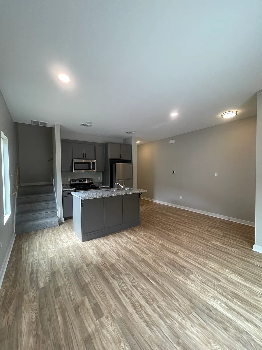 Building Photo - 717 W 32nd St #A