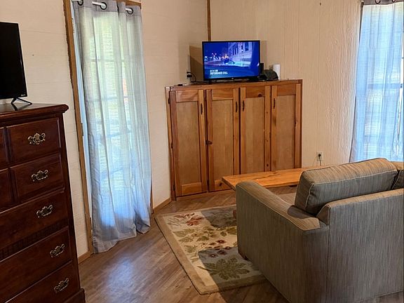 5th image of 487 Estes Rd