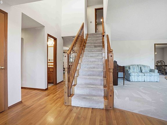 4th image of 8910 NE 32nd Ave