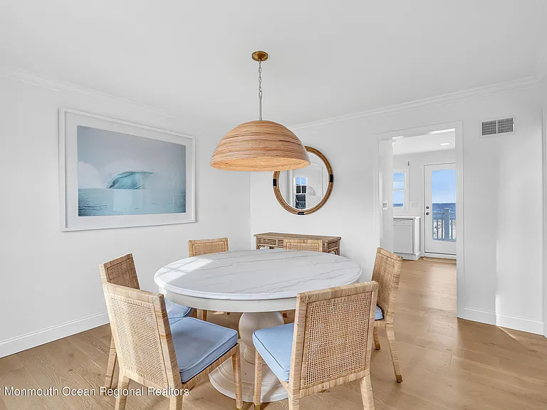 706 Morven Ter — Photo 16