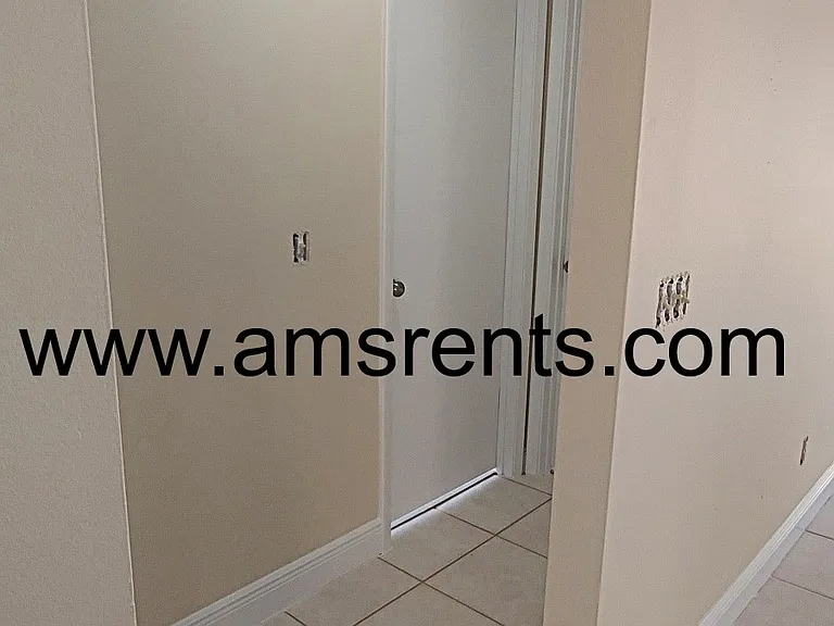 1080 Hali Ridge Ct — Photo 9