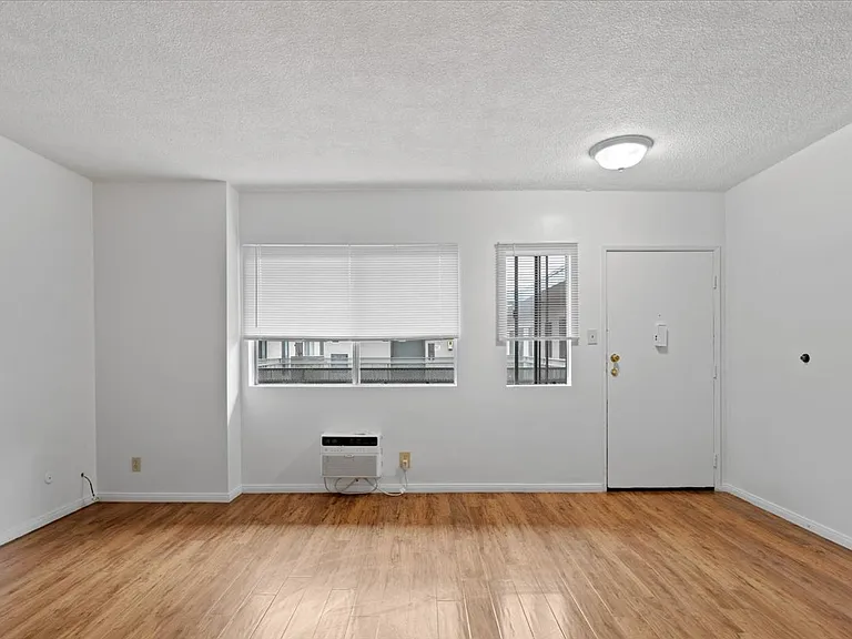 749 Garland Ave — Photo 32