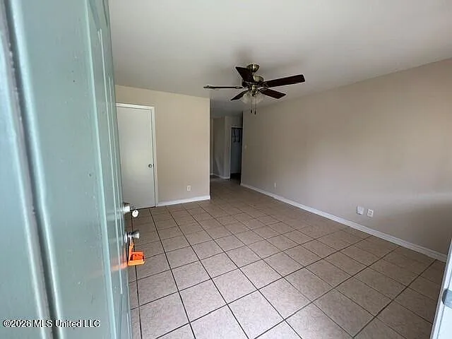 227 Linda Dr — Photo 3