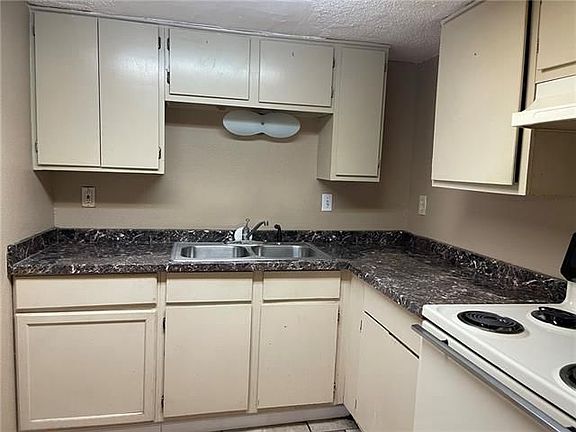 3rd image of 8040 Lacombe St APT D