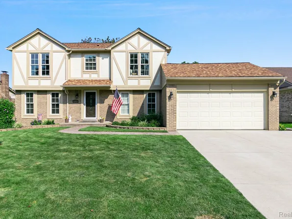 19610 Stamford Dr, Livonia, MI 48152