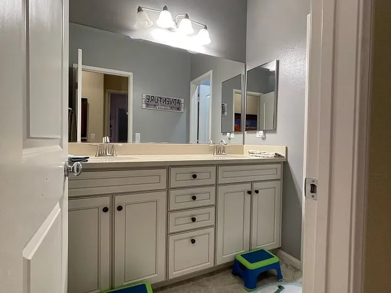 877 Hailey Ct — Photo 8