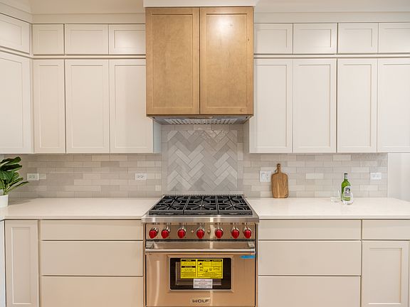 5th image of 4441 N Ashland Ave #301