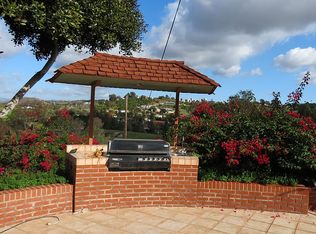 825 Evergreen Ln, Vista, CA 92084