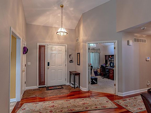 4th image of 2084 Silver Lake Blvd