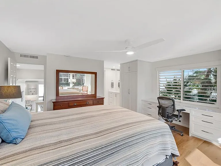 2258 Gulf Shore Blvd N #O1 — Photo 18