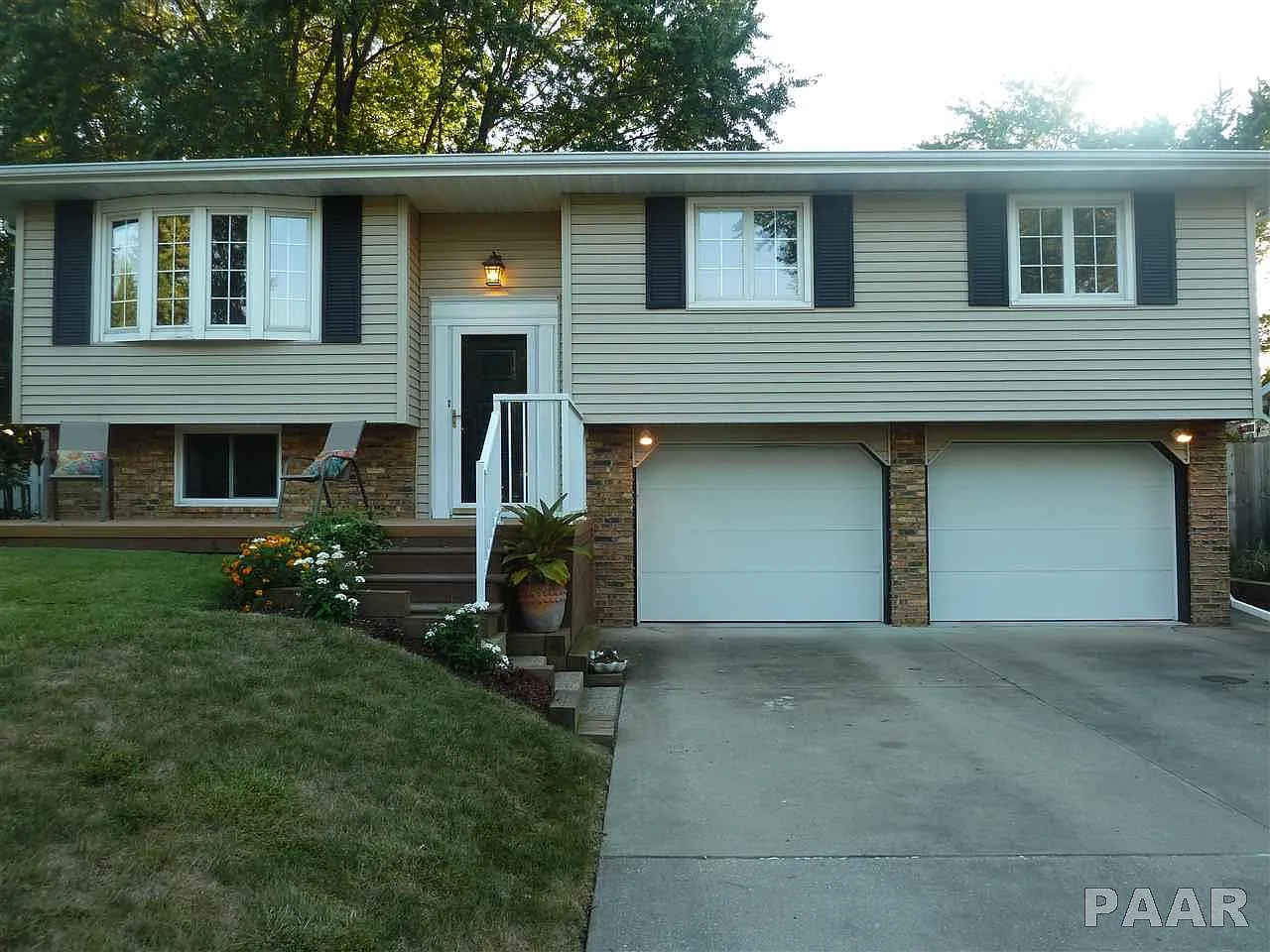 401 Briarbrook Dr photo 1