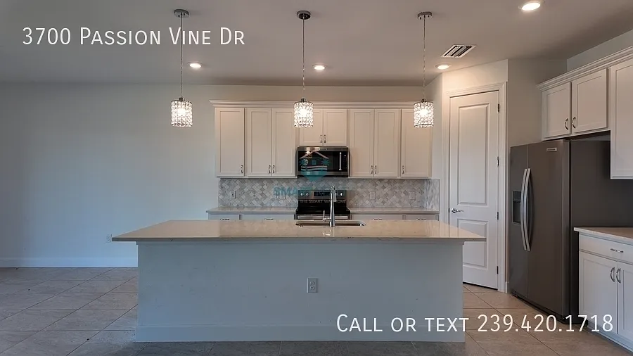 Building Photo - 3700 Passion Vine Dr