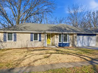 3225 SW Macvicar Ave, Topeka, KS 66611