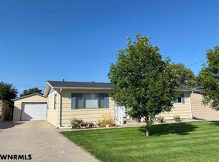 7 Country Club Rd, Gering, NE 69341