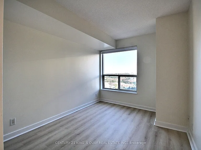 36 Lee Centre Dr #2009 — Photo 13