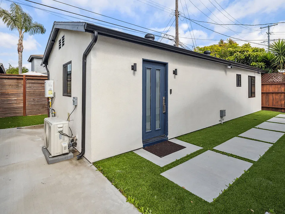 3978 McLaughlin Ave