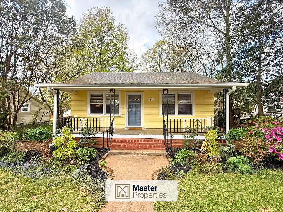 11 Brooks Ave
