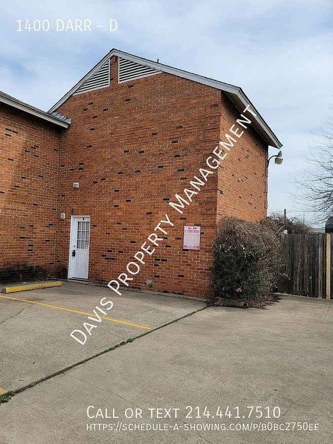 2/2.5 with loft space in Irving — Photo 2