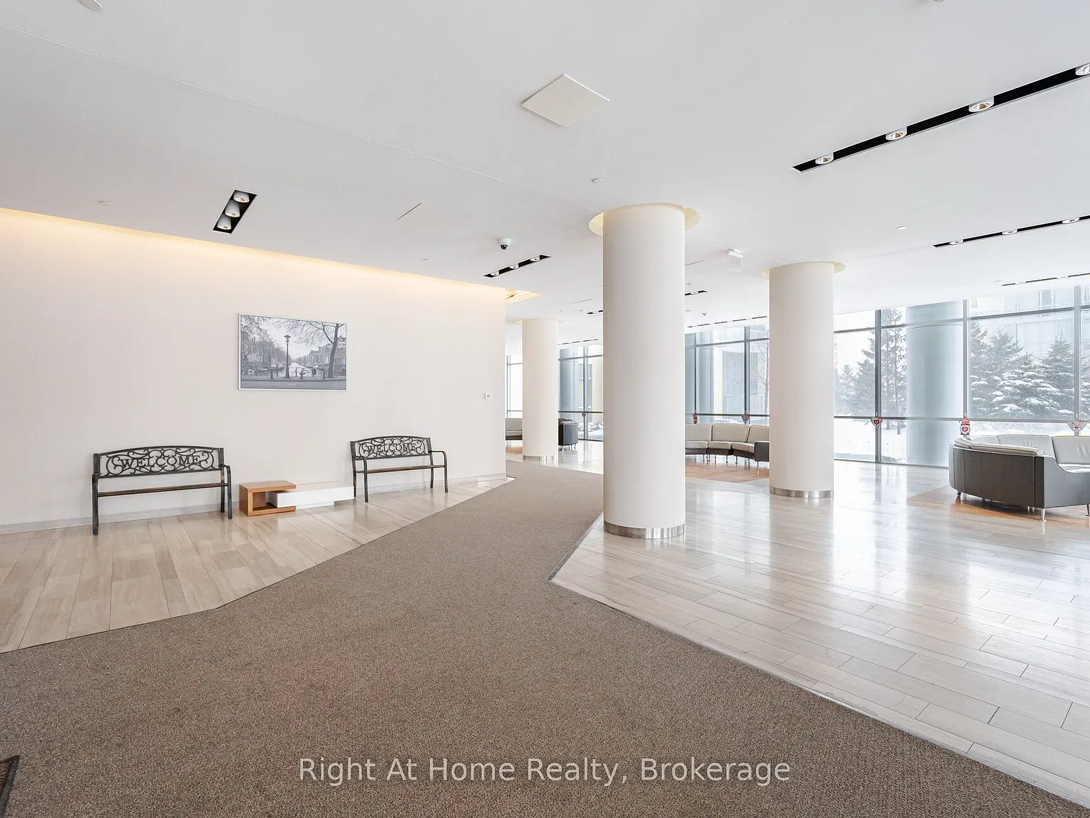 66 Forest Manor Rd — Photo 3