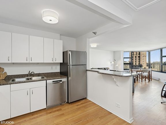 5th image of 401 E Ontario St APT 3307