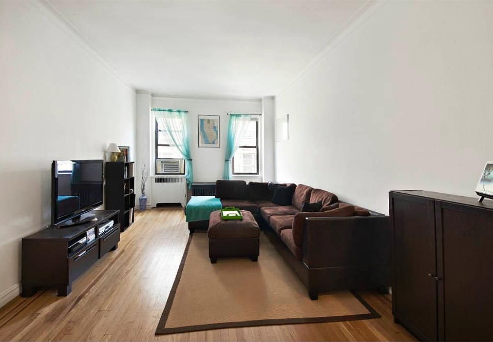 2nd image of 245 W 25th St APT 6D
