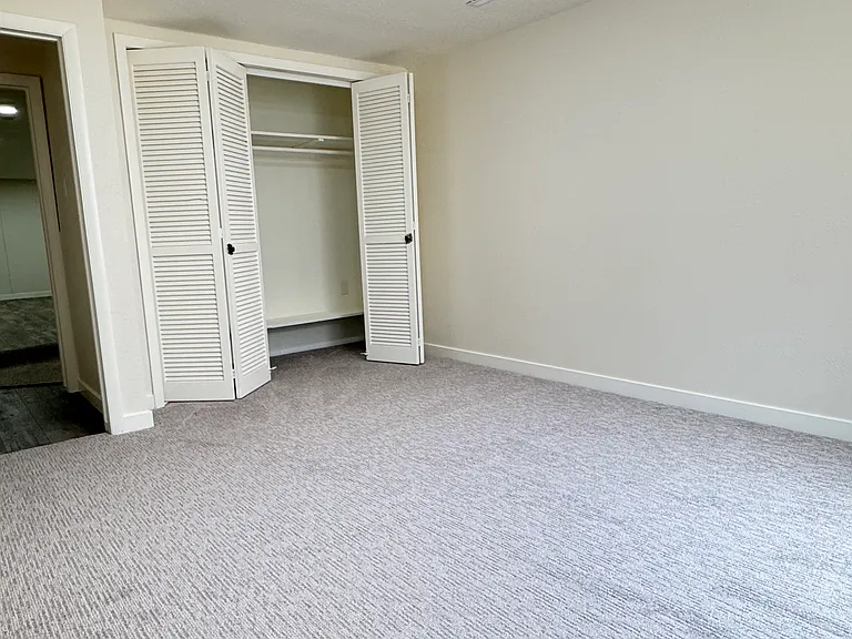 827 N 50 W — Photo 10