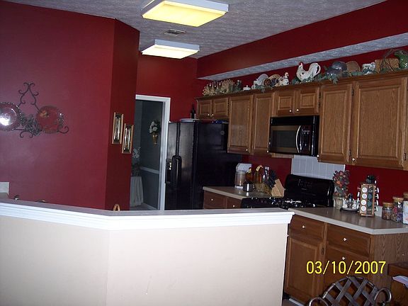 4th image of 3045 Elizabeth Ln