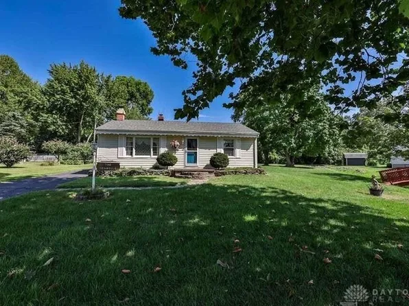 402 Greenacres Dr, Springfield, OH 45504