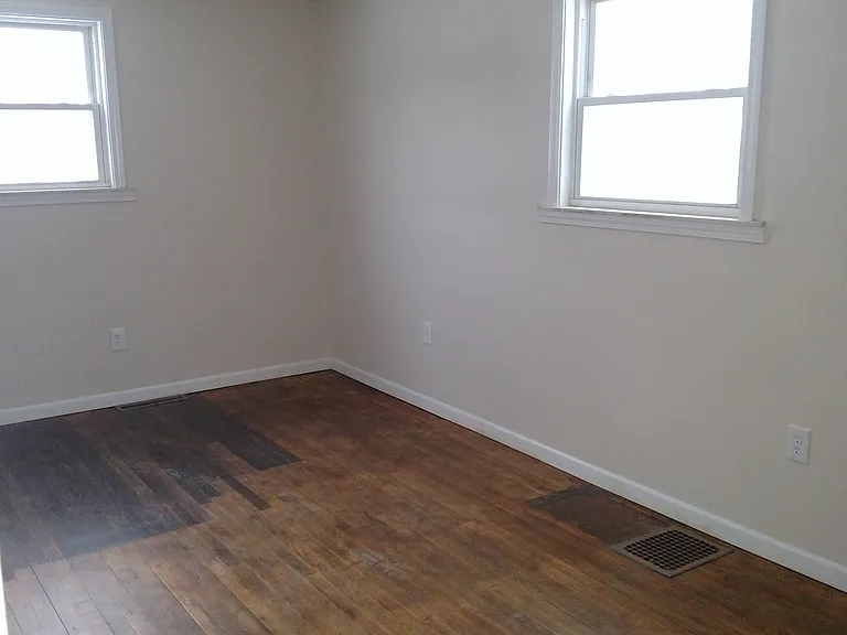1135 Cedar St — Photo 7