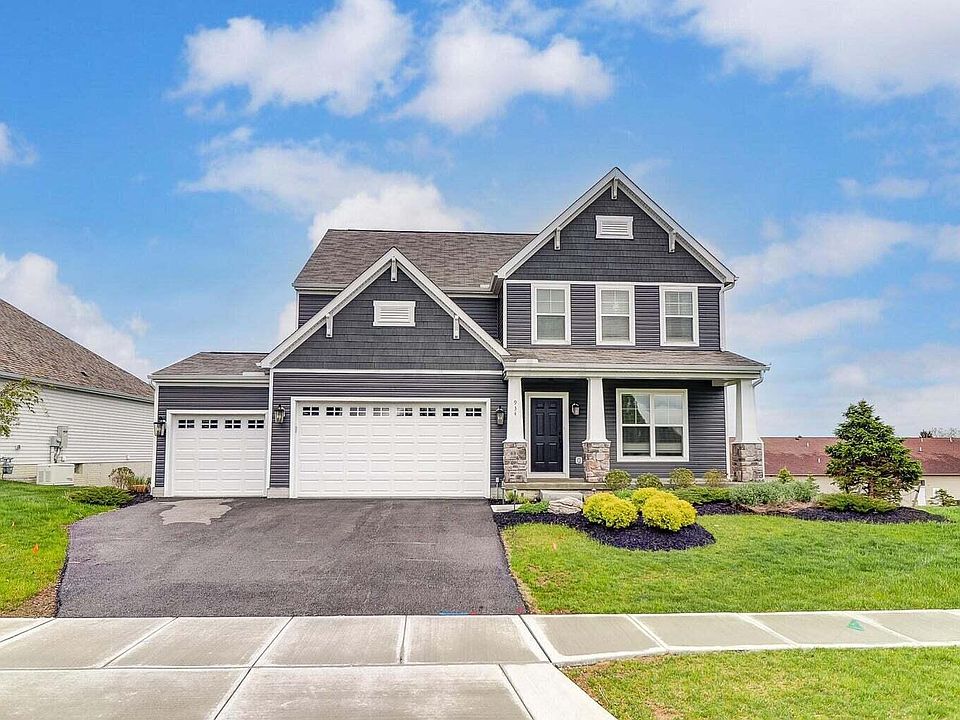 1st image of 934 Thorn Hill Pl