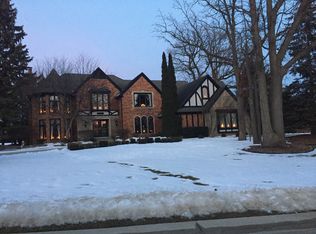 5901 Murfield Dr, Rochester, MI 48306